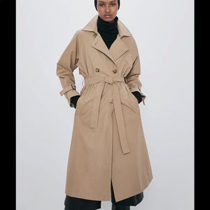 NWT Zara trench coat with belt and front pockets